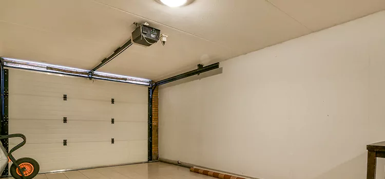 Top-Rated Garage Door Opener Installation in Sainte-Catherine, QC