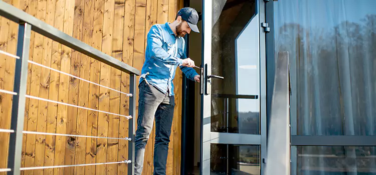 Patio Screen Door Installation Sainte-Catherine